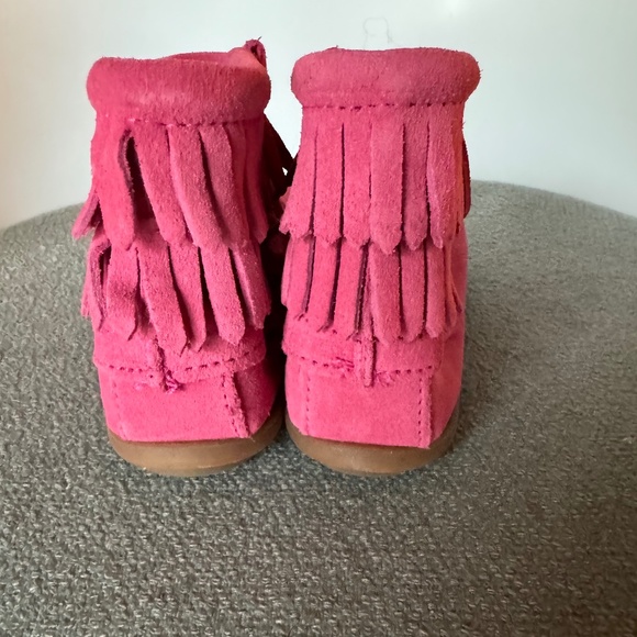 Minnetonka Pink Fringed Suede Booties - Picture 6 of 7